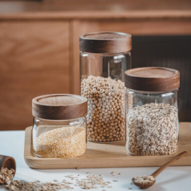 Wholesale airtight transparent glass food storage jars bamboo lid