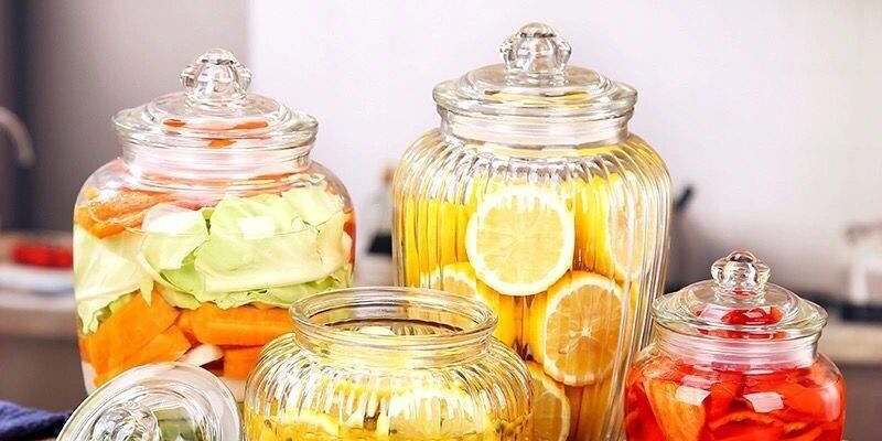 Glass pickle jars with wide mouth for kitchen storage (1) Wide-mouth kitchen glass pickle jars from factory