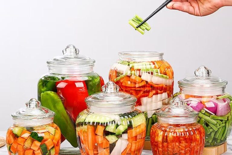 Glass pickle jars with wide mouth for kitchen storage (7) Wide-mouth kitchen glass pickle jars from factory