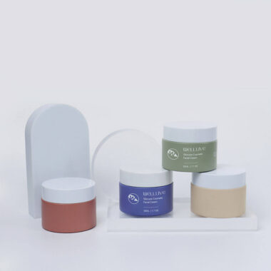 Custom color round cream glass cosmetic jars manufacturer