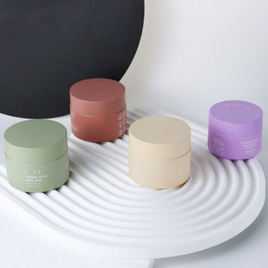 Luxury colored round glass cosmetic jars supplier