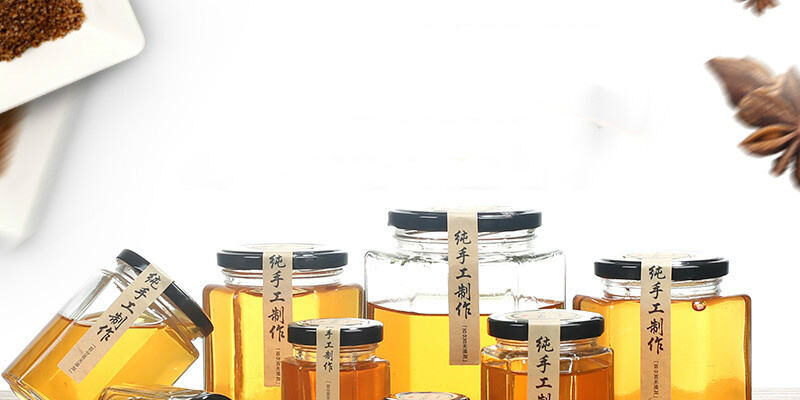 High-quality transparent jam jars with airtight lids