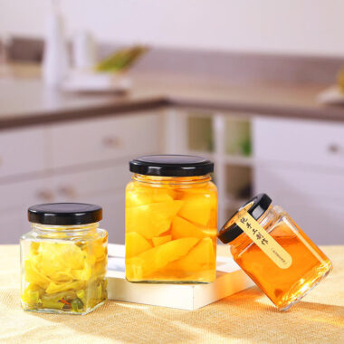 Transparent square jam jars with airtight lids
