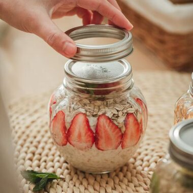 Food-grade moisture-proof jam jars with airtight lids