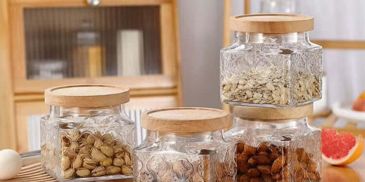 Embossed airtight glass food storage jars with lid for kitchen