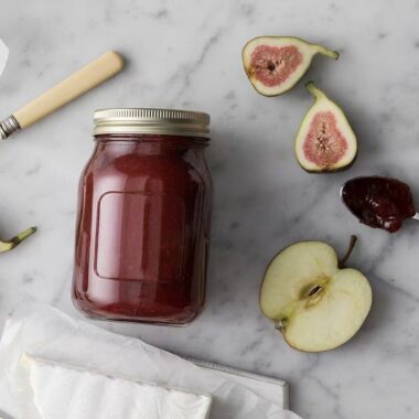 Heat-resistant wide mouth jam jars with metal lid