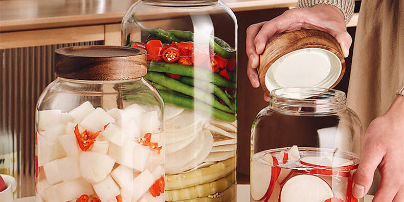 Large-capacity pickle jar with natural bamboo lid for kitchen use