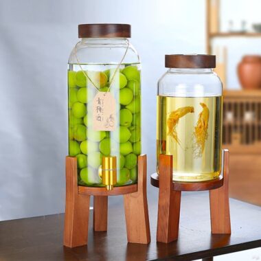 Large-capacity pickle jar with natural bamboo lid for kitchen use