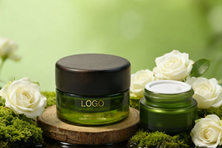 Elegant green glass cosmetic jars with lids (3) Empty luxury green glass cosmetic jars for cream