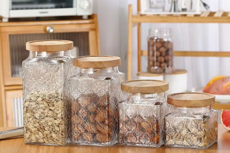Square embossed glass food storage jars with lid for kitchen