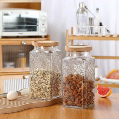 Square embossed glass food storage jars with lid for kitchen