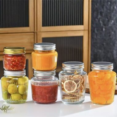 Heat-resistant food-grade glass jam jars for hot filling