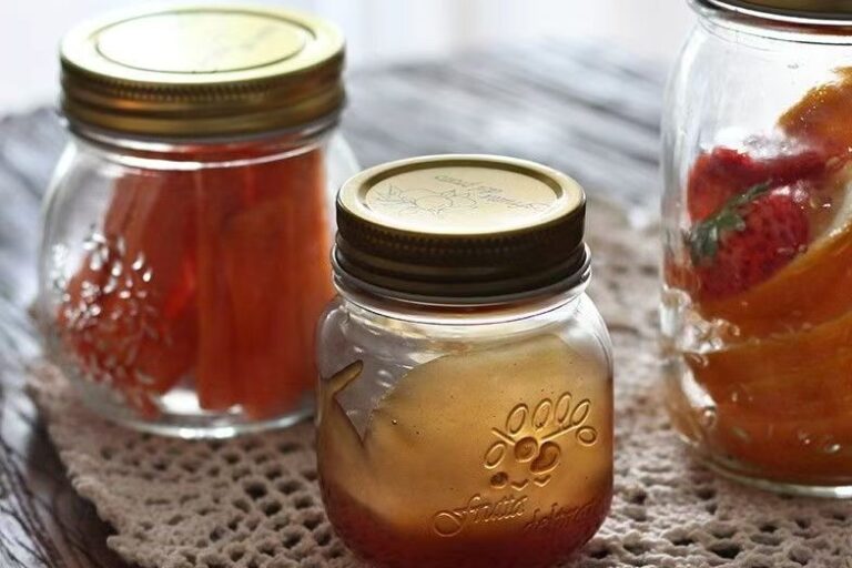 Retro Embossed Glass Jam Jar with Lid (4) Vintage embossed jam jar with sealed lid for home use