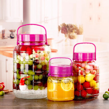 Clear round pickle jars with airtight lid for food storage