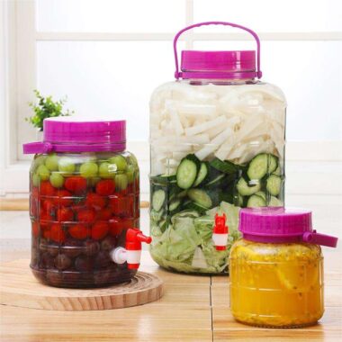 Clear round pickle jars with airtight lid for food storage